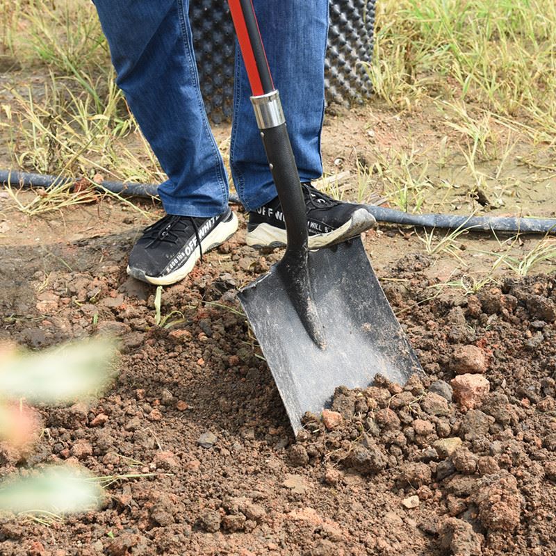 garden spade digging