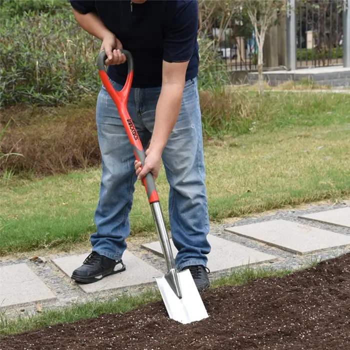 Rustfrit vs. Carbon: Valg af haveredskaber